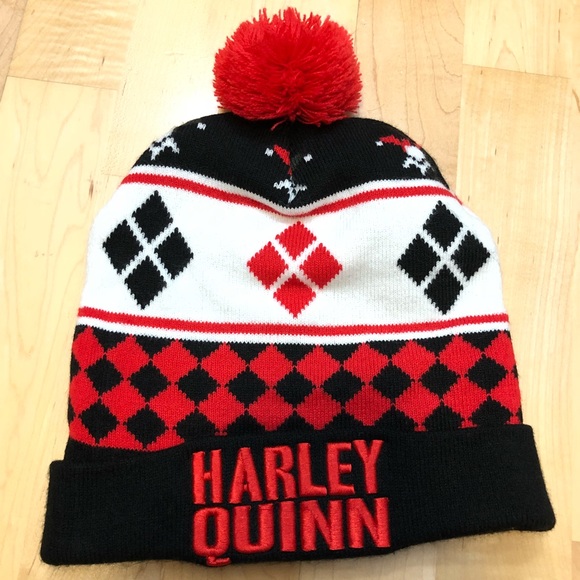 Hot Topic Accessories - !!FINAL OFFER!! Harley Quinn Beanie + Charm